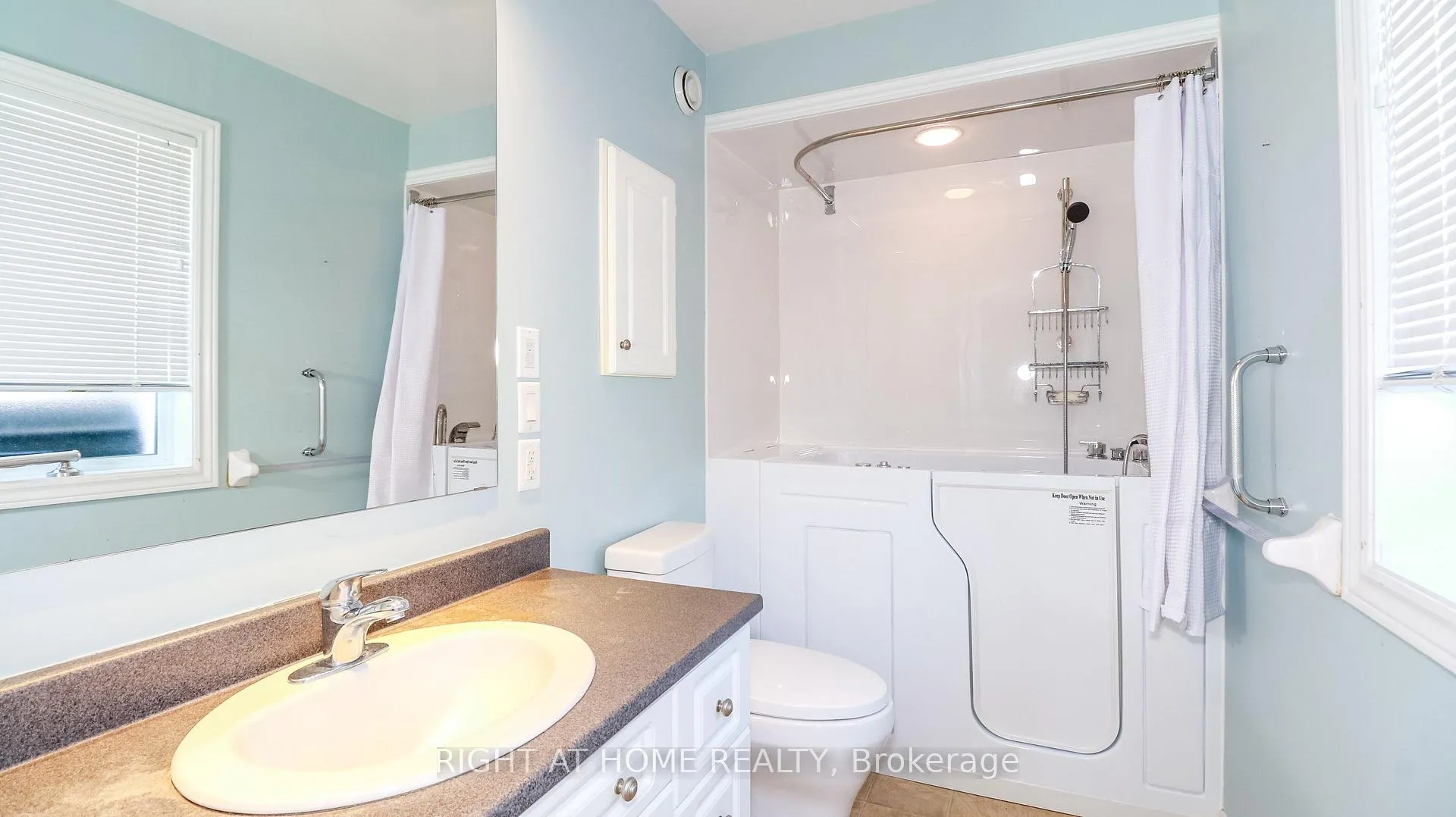 Photo 19 of 14 Illinois Crescent, Wasaga Beach — HOMEH