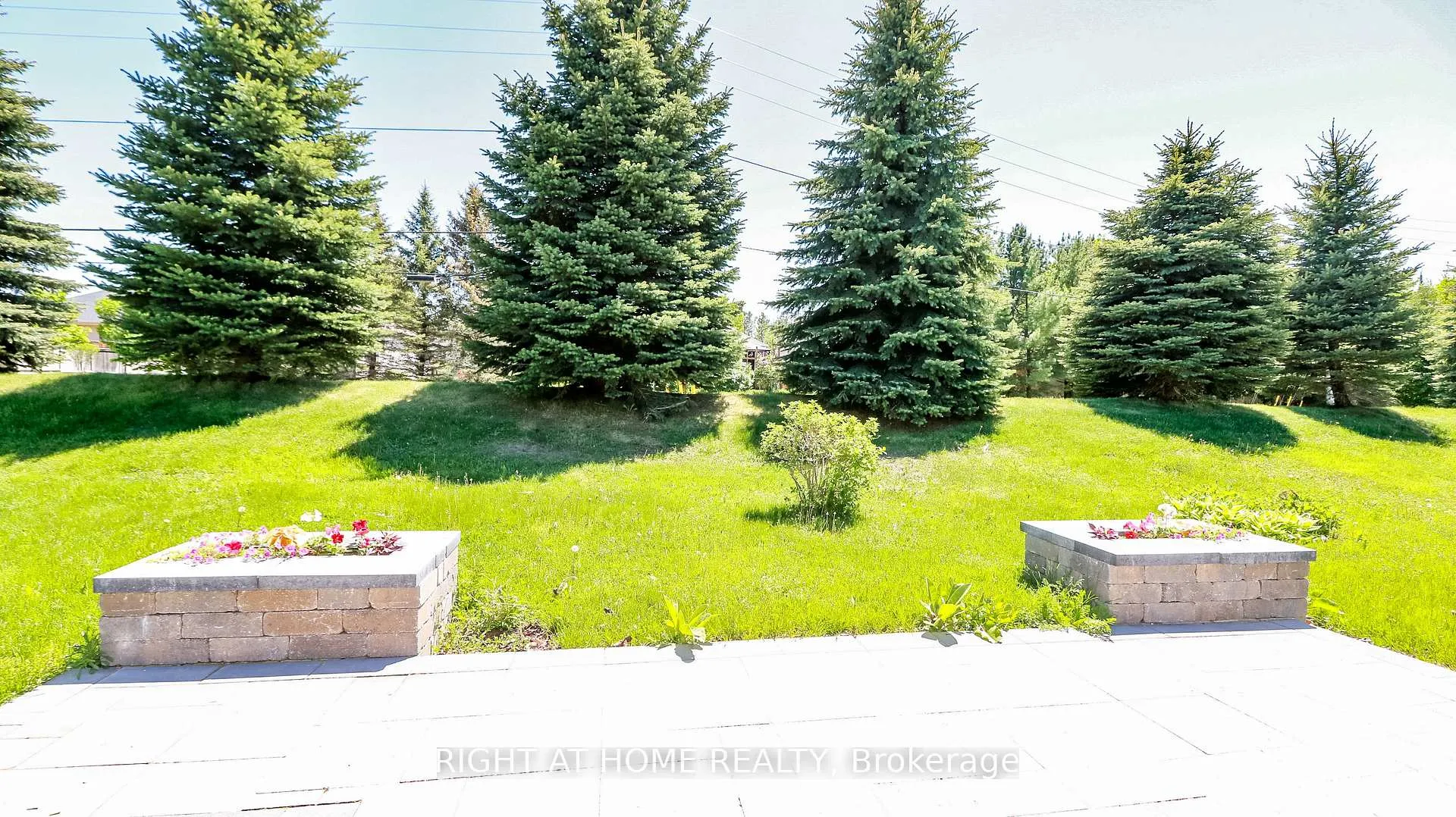 Photo 23 of 14 Illinois Crescent, Wasaga Beach — HOMEH