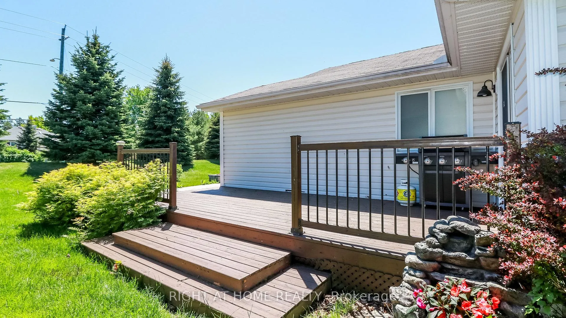 Photo 24 of 14 Illinois Crescent, Wasaga Beach — HOMEH