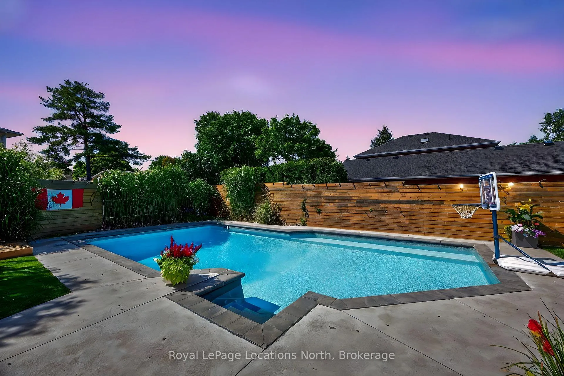 Photo 11 of 8 Burnside Court, Collingwood — HOMEH