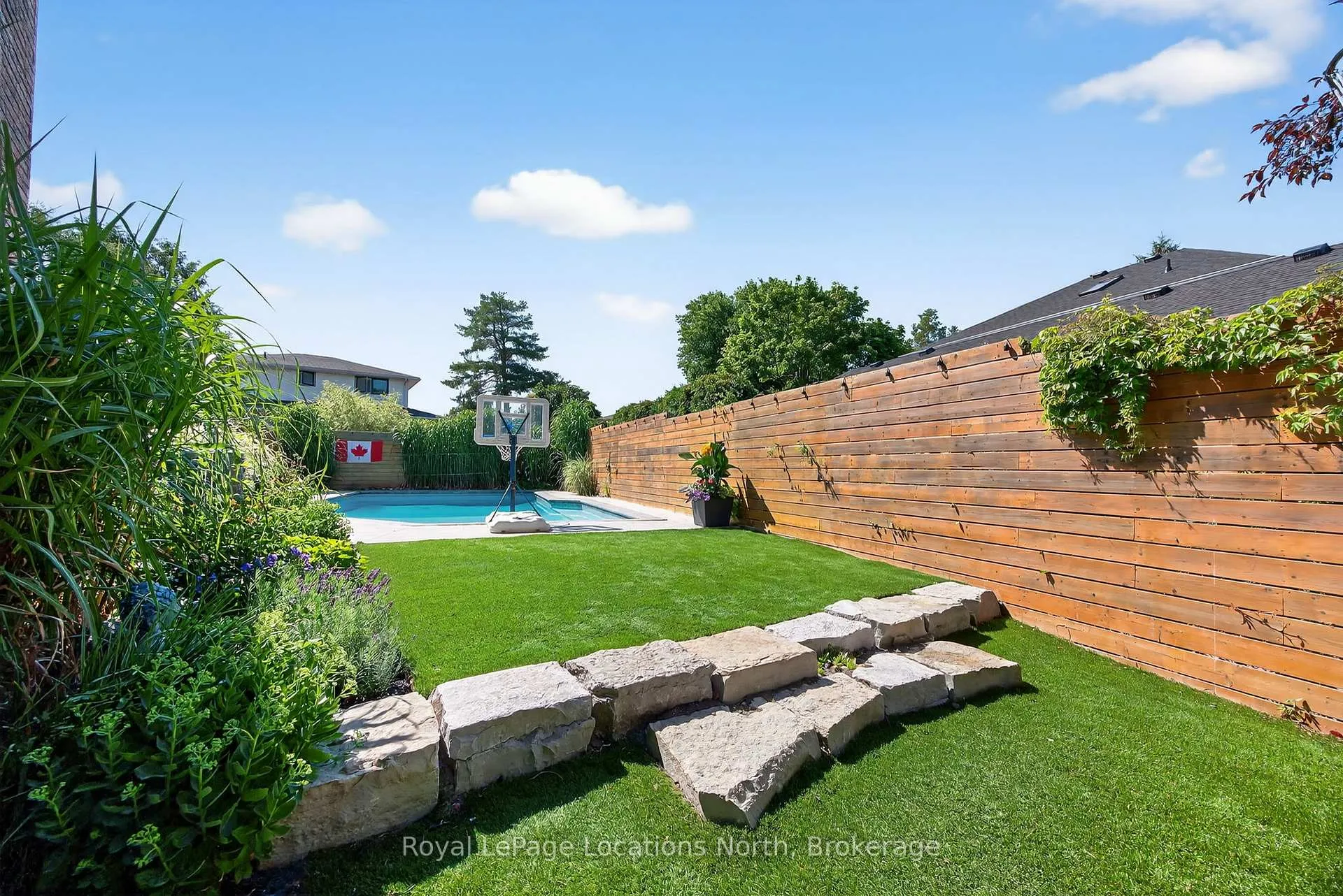Photo 12 of 8 Burnside Court, Collingwood — HOMEH