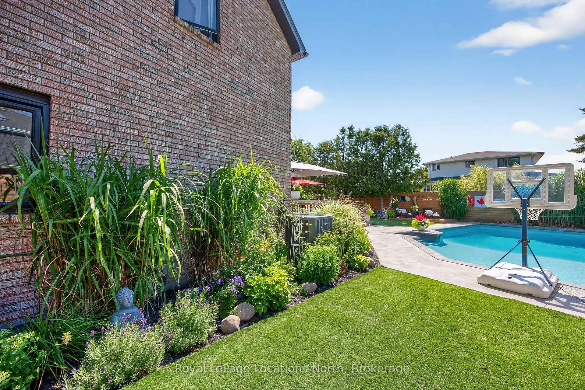 Photo 13 of 8 Burnside Court, Collingwood — HOMEH
