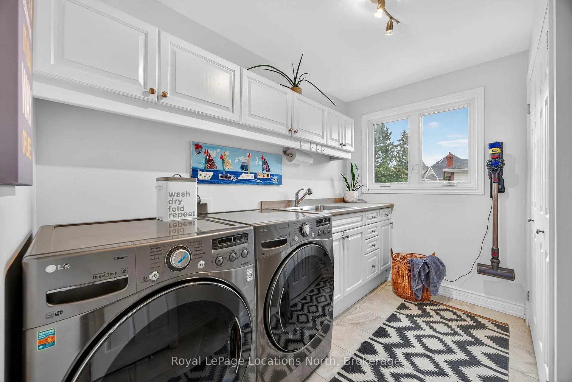 Photo 34 of 8 Burnside Court, Collingwood — HOMEH
