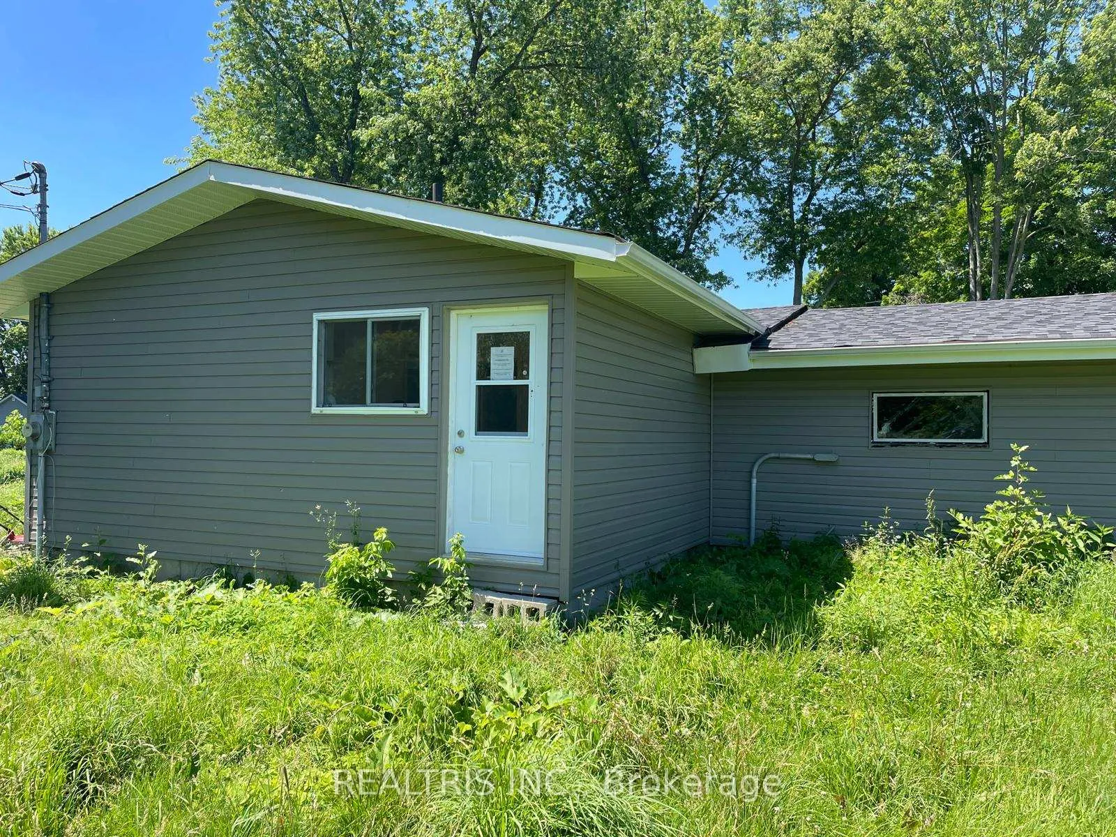Front of 22499 Loyalist Parkway
