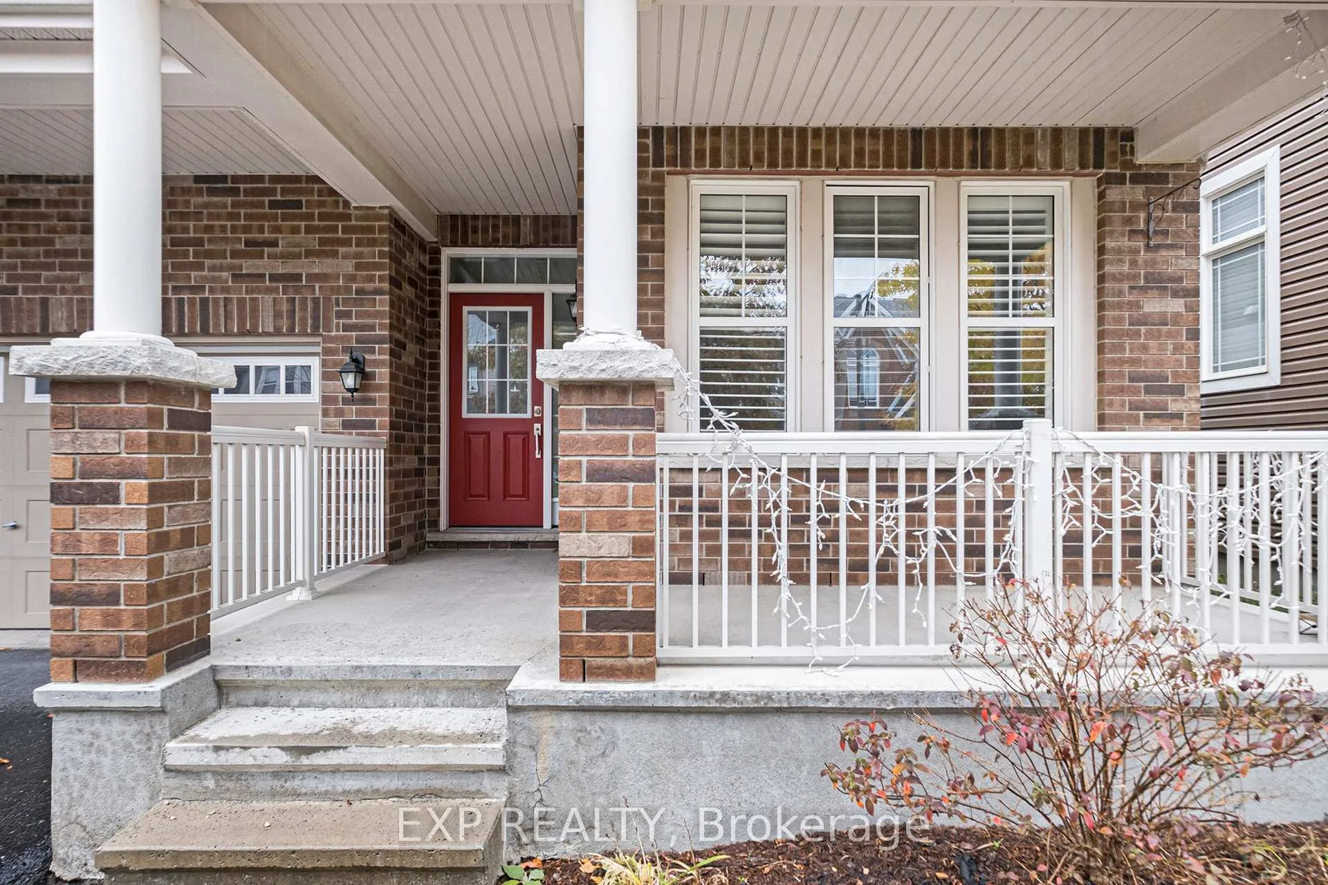 Photo 3 of 186 Lamprey Street, Ottawa, Barrhaven - Half Moon Bay — HOMEH