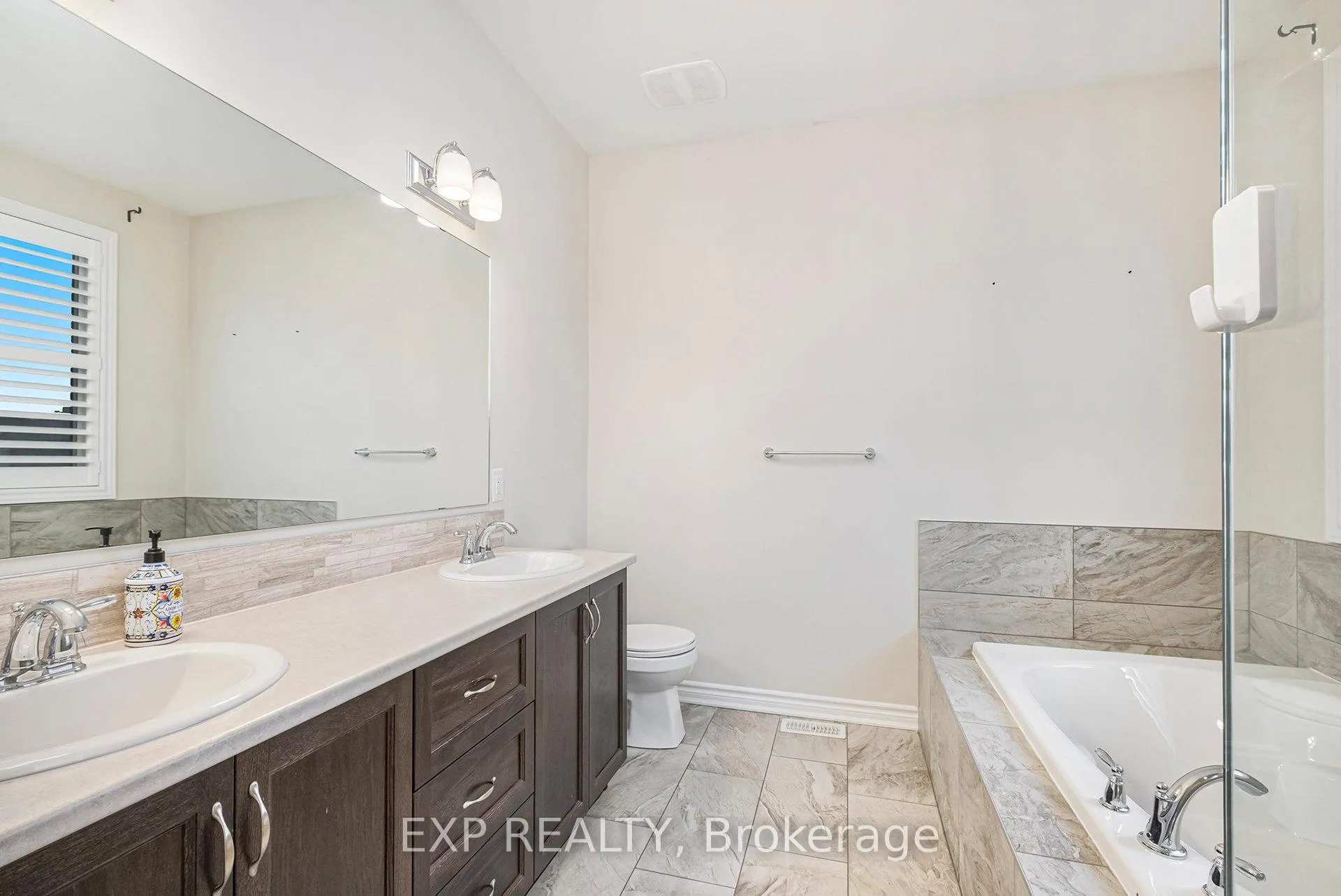 Photo 22 of 186 Lamprey Street, Ottawa, Barrhaven - Half Moon Bay — HOMEH
