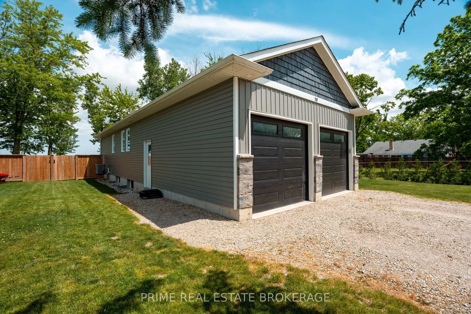 Photo 3 of 19 Middle Street, South Huron, Exeter — HOMEH