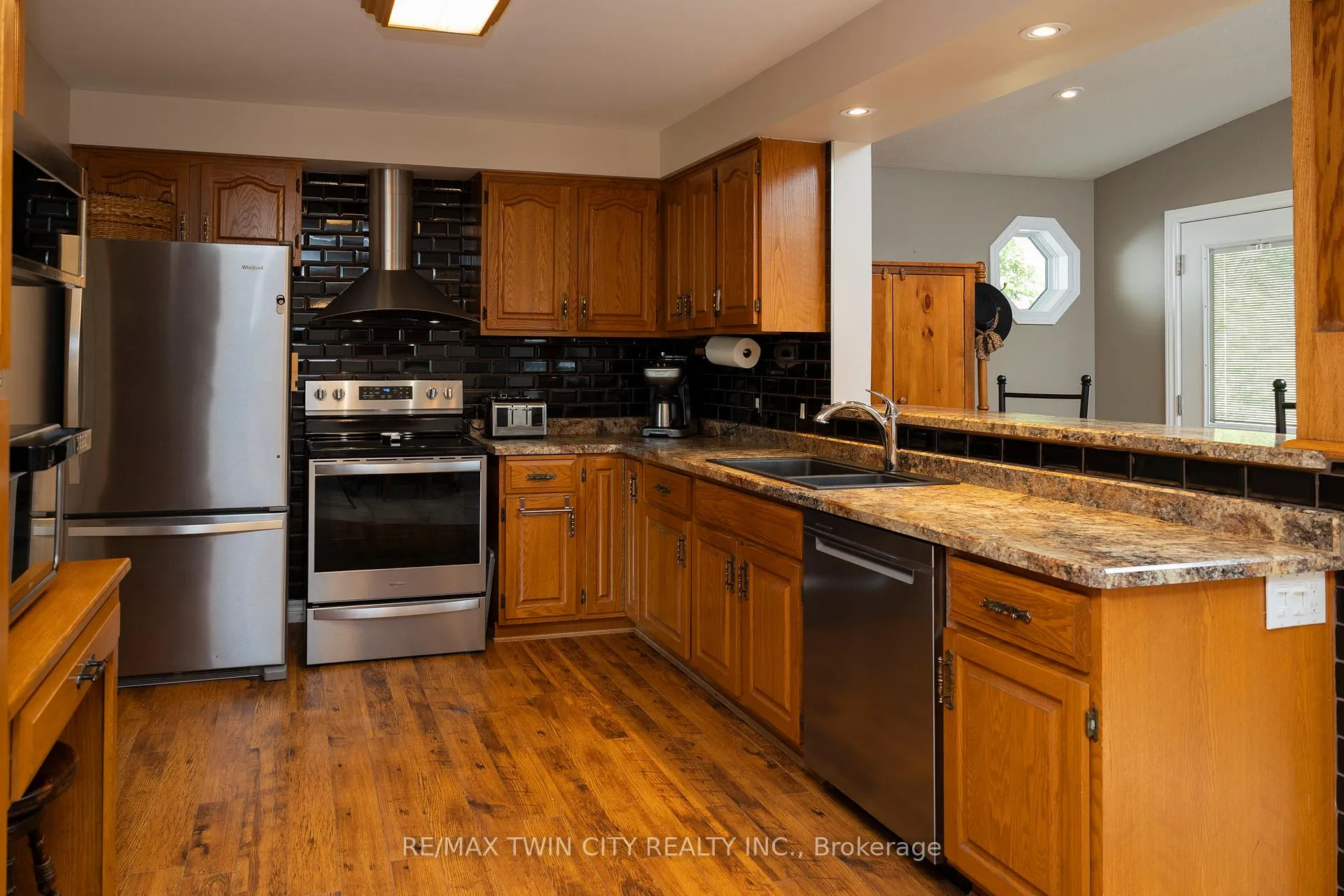 Photo 16 of 93 Norwich Road, Brant, Oakland — HOMEH