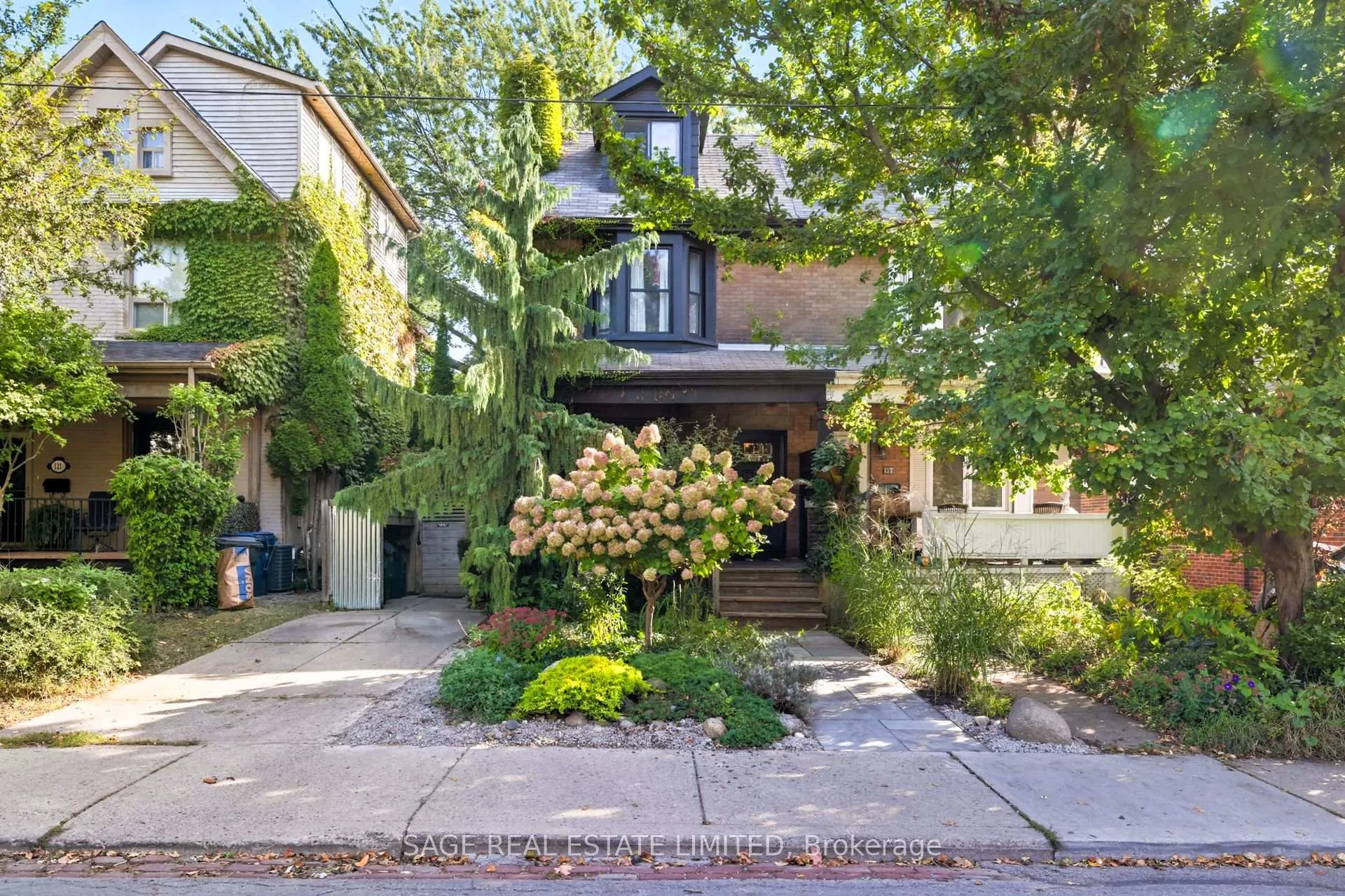 Front of 119 Woodfield Road