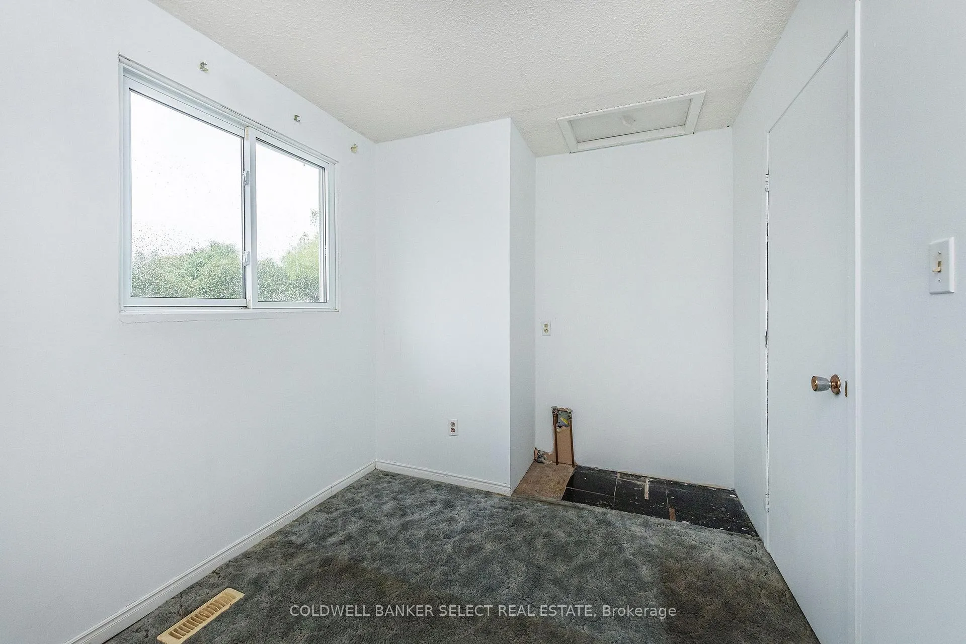 Photo 13 of 282 Whitehead Crescent, Caledon, Bolton North — HOMEH