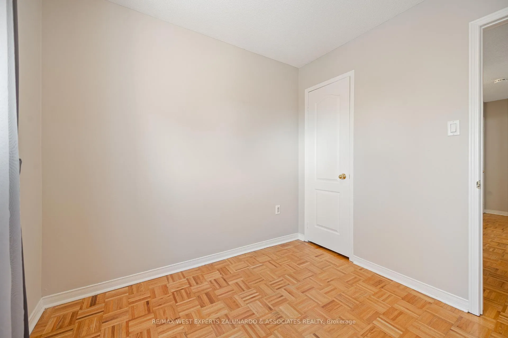 Photo 23 of 140 Parktree Drive, Vaughan, Maple — HOMEH