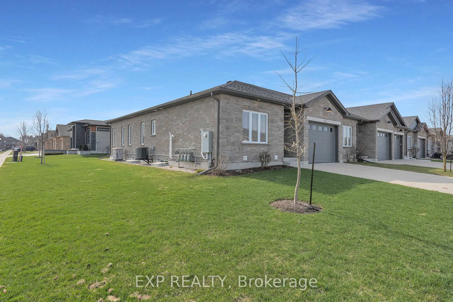 Photo 4 of 800 Baker Avenue S, North Perth, Listowel — HOMEH
