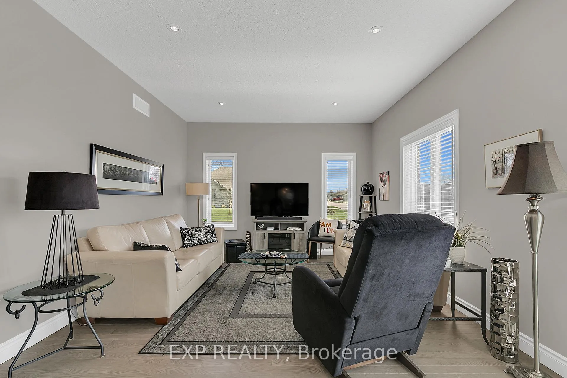 Photo 20 of 800 Baker Avenue S, North Perth, Listowel — HOMEH