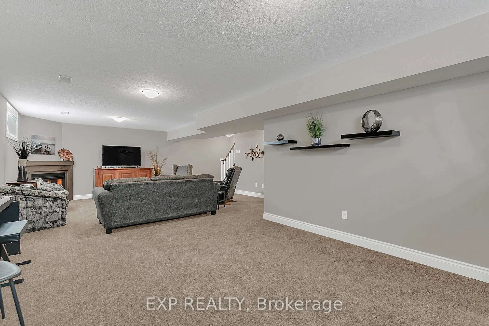 Photo 38 of 800 Baker Avenue S, North Perth, Listowel — HOMEH