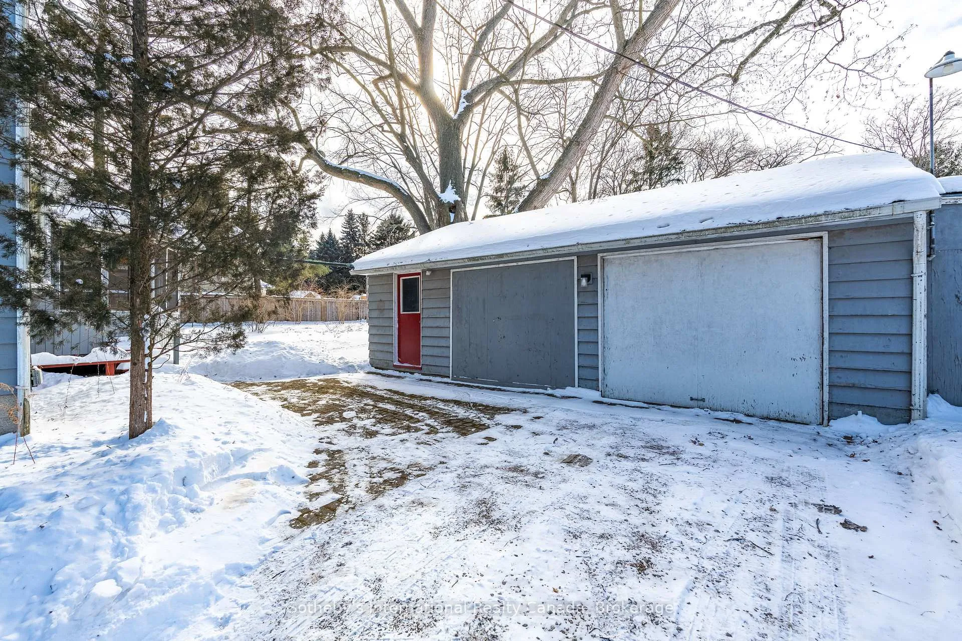 Photo 9 of 362 Fourth Line, Oakville, West — HOMEH