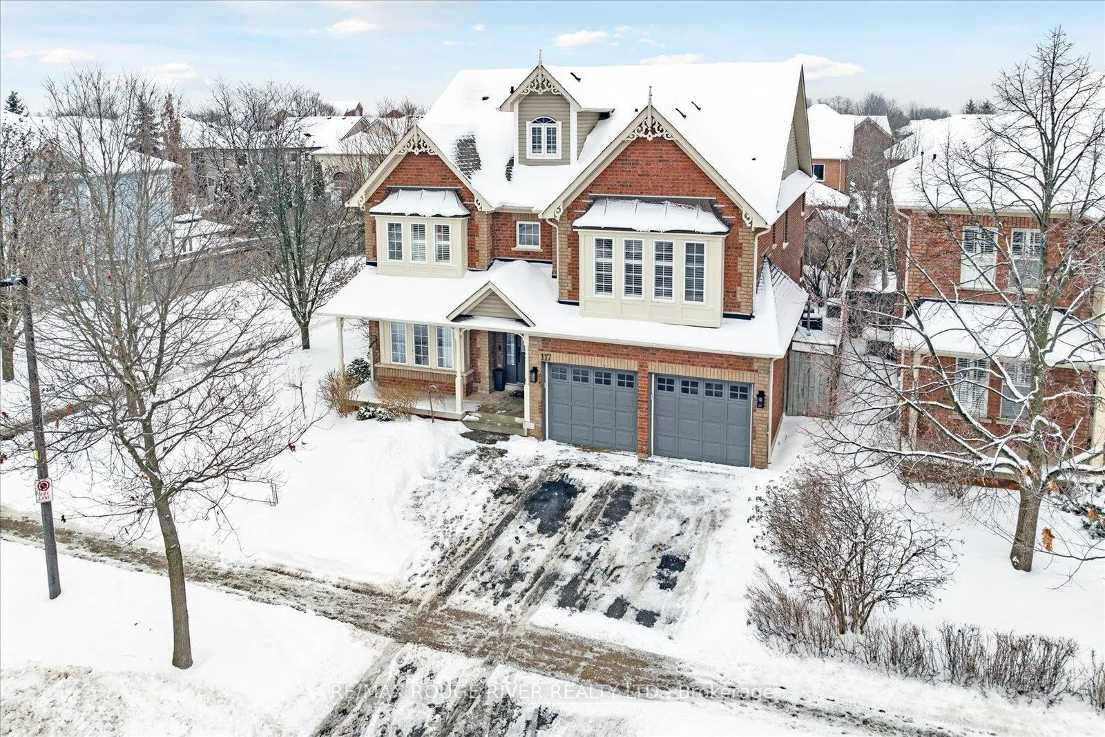 Photo 2 of 117 Carnwith Drive E, Whitby, Brooklin — HOMEH