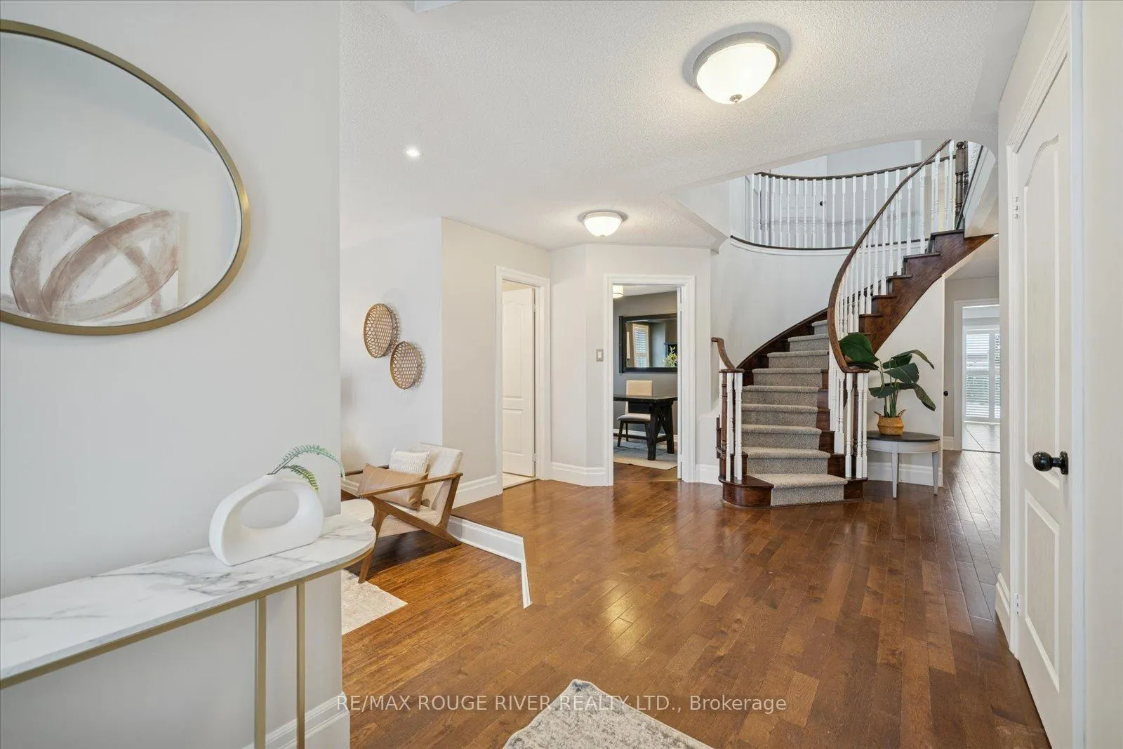 Photo 4 of 117 Carnwith Drive E, Whitby, Brooklin — HOMEH