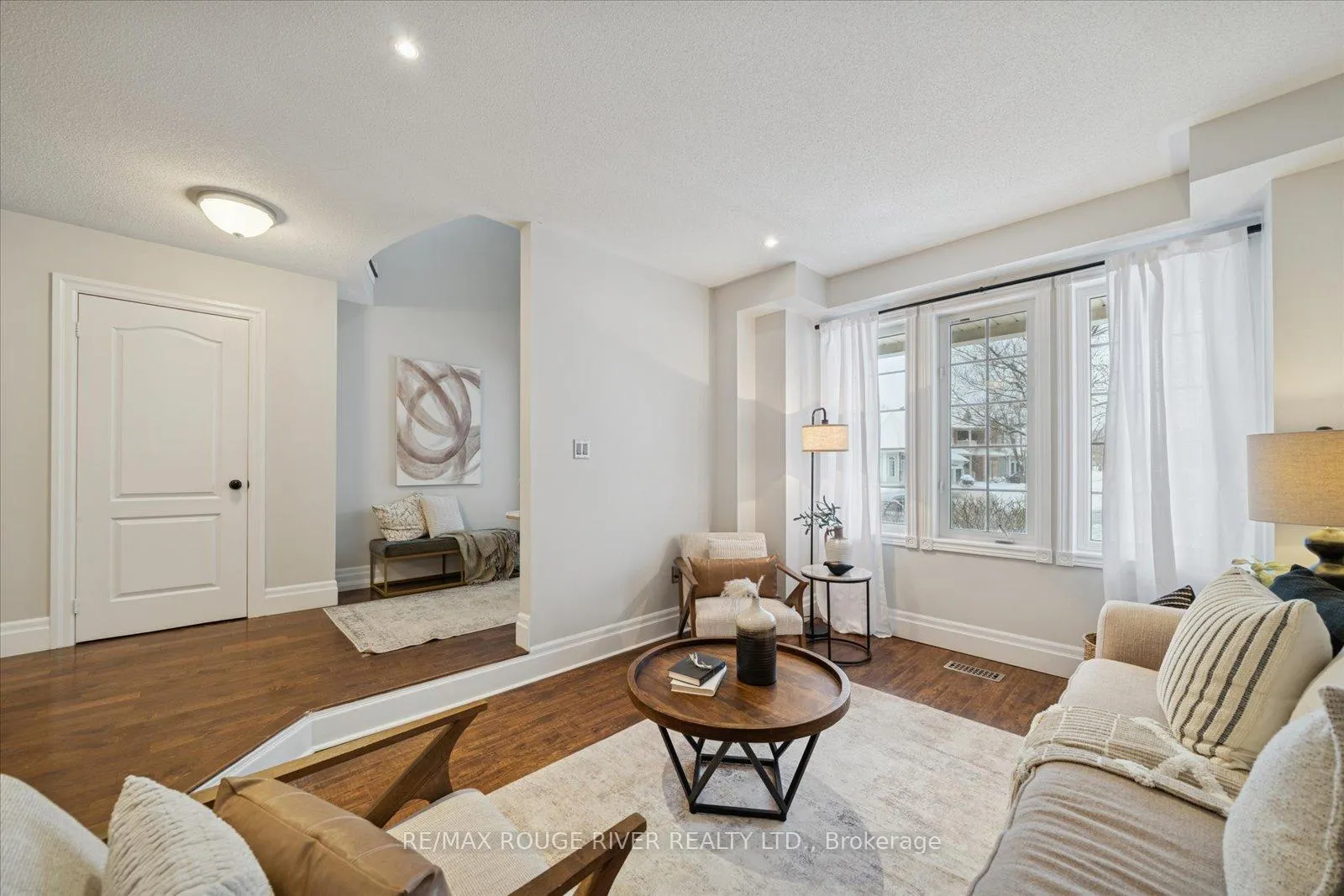 Photo 6 of 117 Carnwith Drive E, Whitby, Brooklin — HOMEH