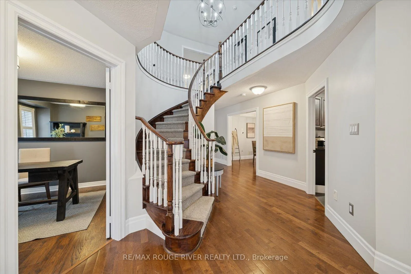 Photo 8 of 117 Carnwith Drive E, Whitby, Brooklin — HOMEH