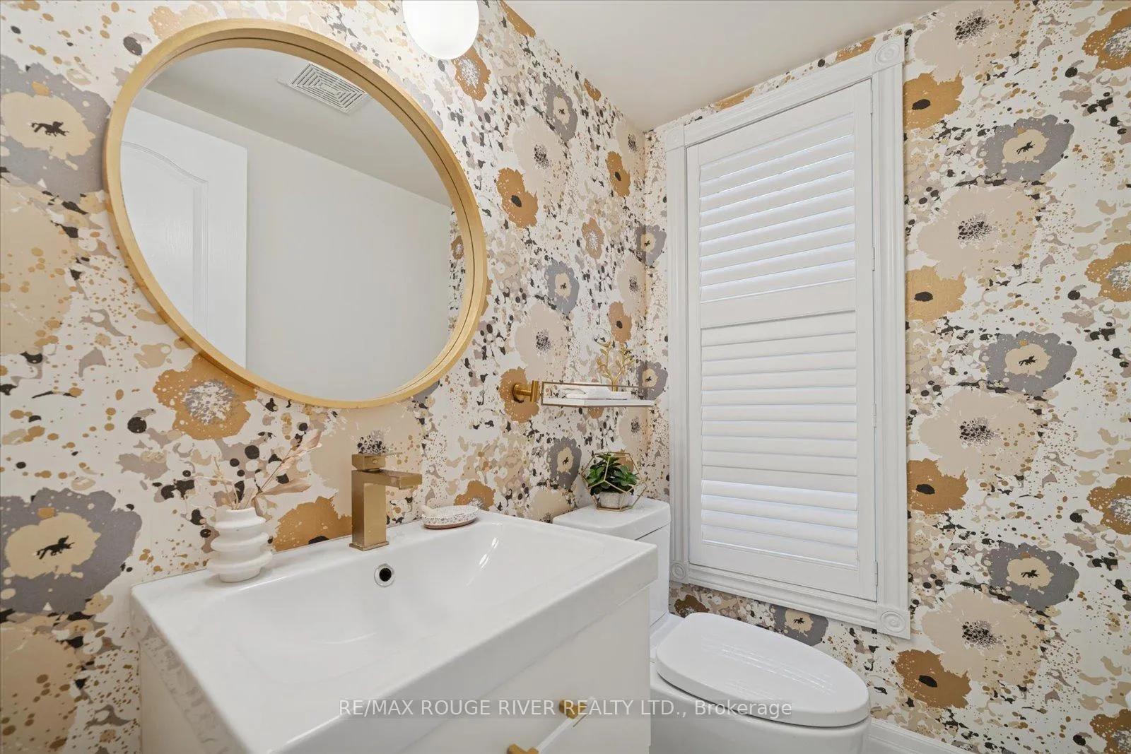 Photo 19 of 117 Carnwith Drive E, Whitby, Brooklin — HOMEH