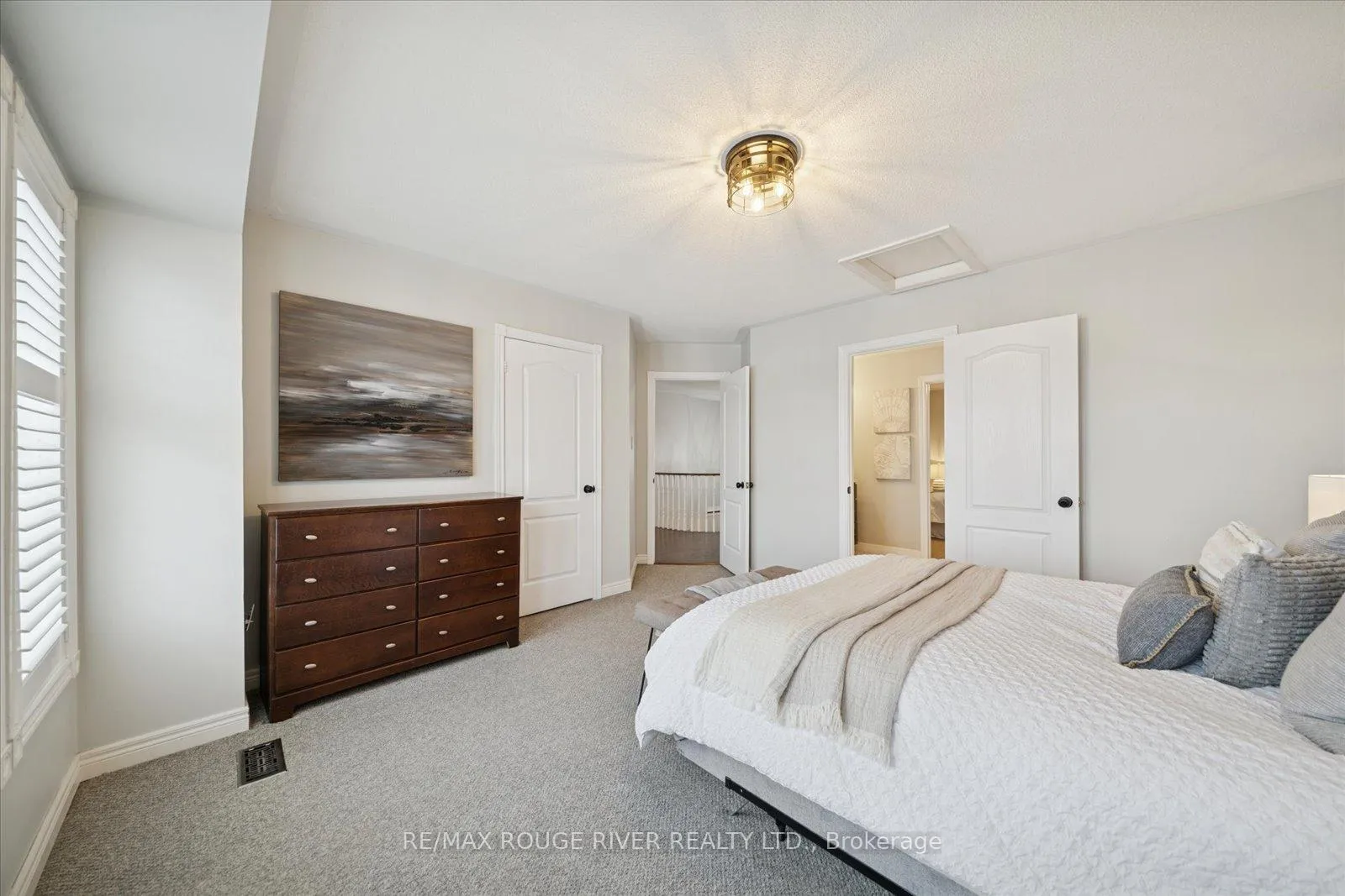 Photo 23 of 117 Carnwith Drive E, Whitby, Brooklin — HOMEH