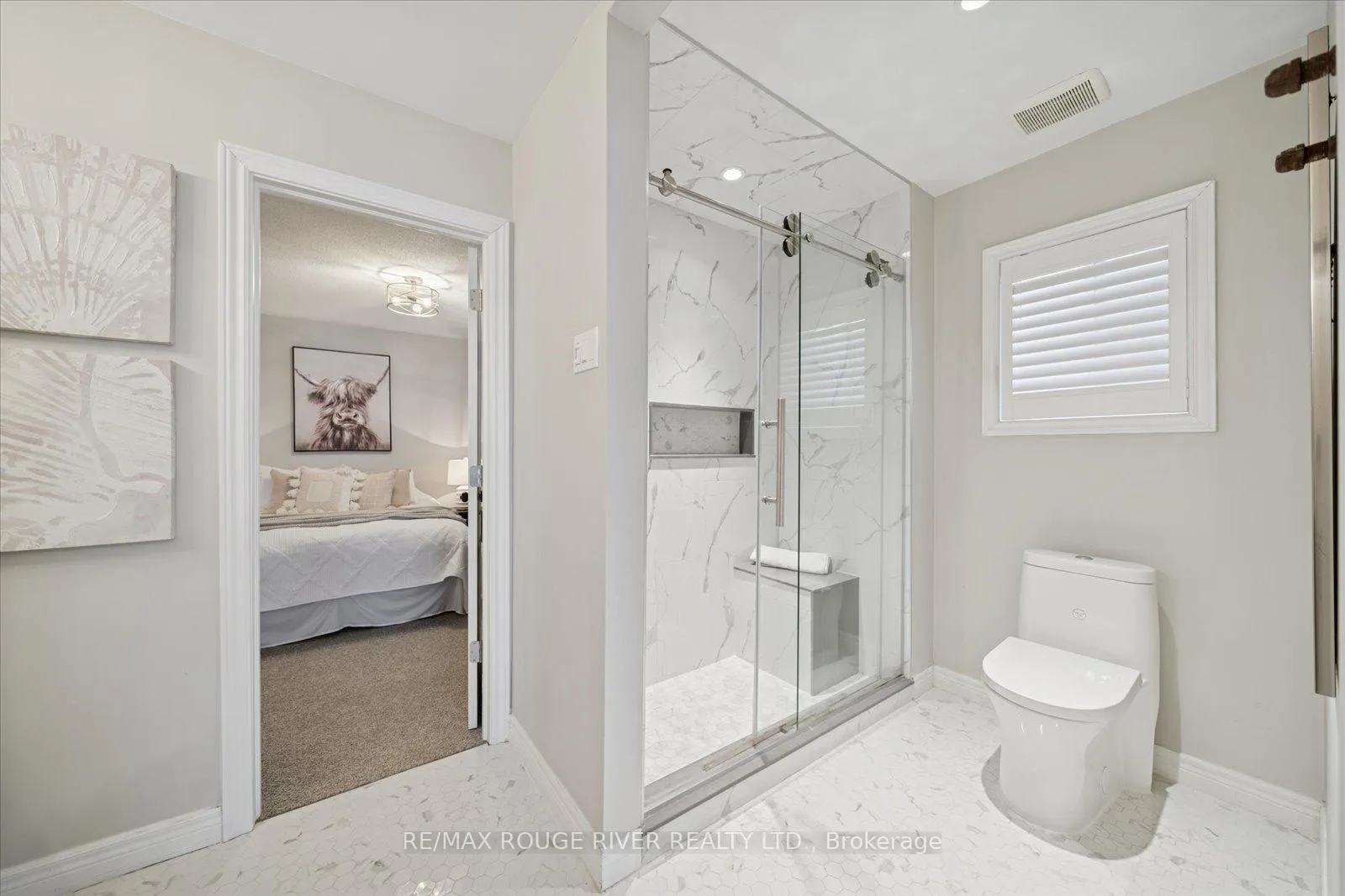 Photo 25 of 117 Carnwith Drive E, Whitby, Brooklin — HOMEH