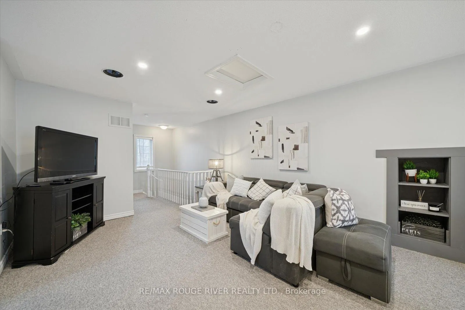Photo 37 of 117 Carnwith Drive E, Whitby, Brooklin — HOMEH