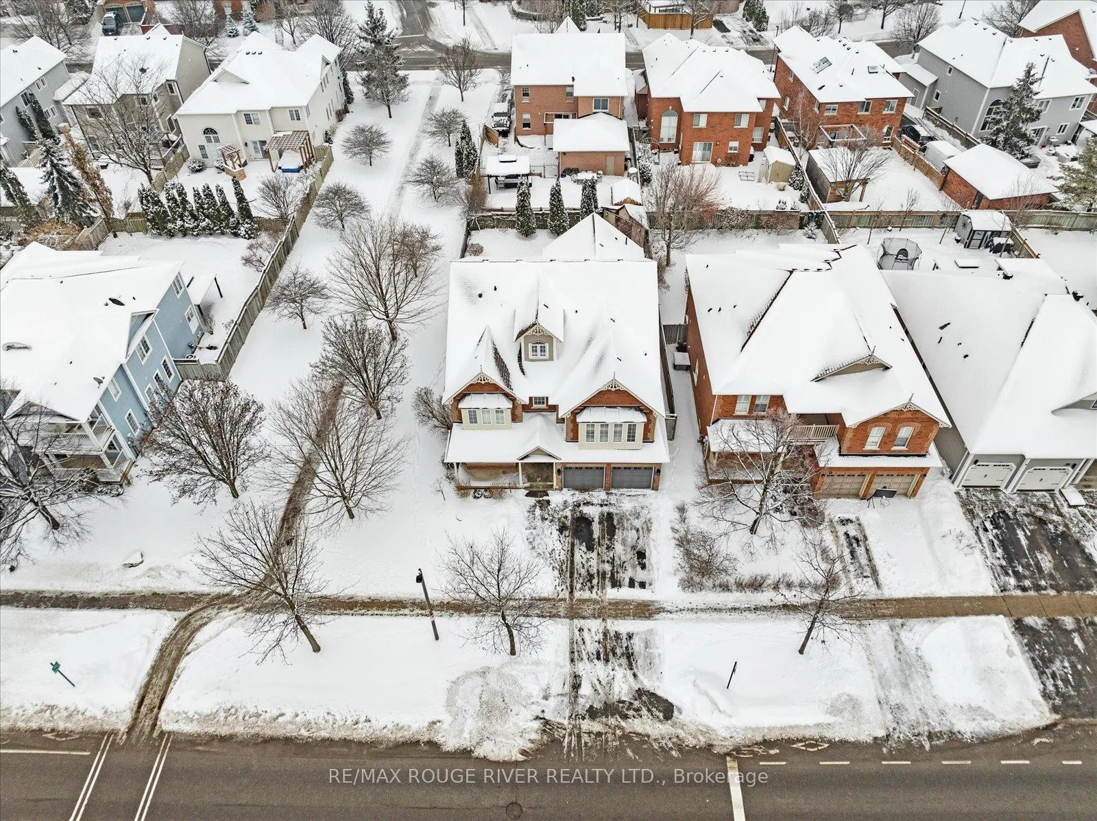Photo 44 of 117 Carnwith Drive E, Whitby, Brooklin — HOMEH
