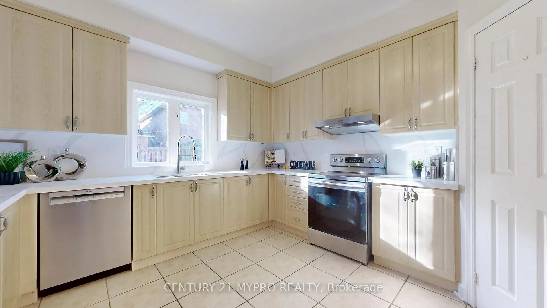 Photo 16 of 34 Ayhart Street, Markham, Wismer — HOMEH