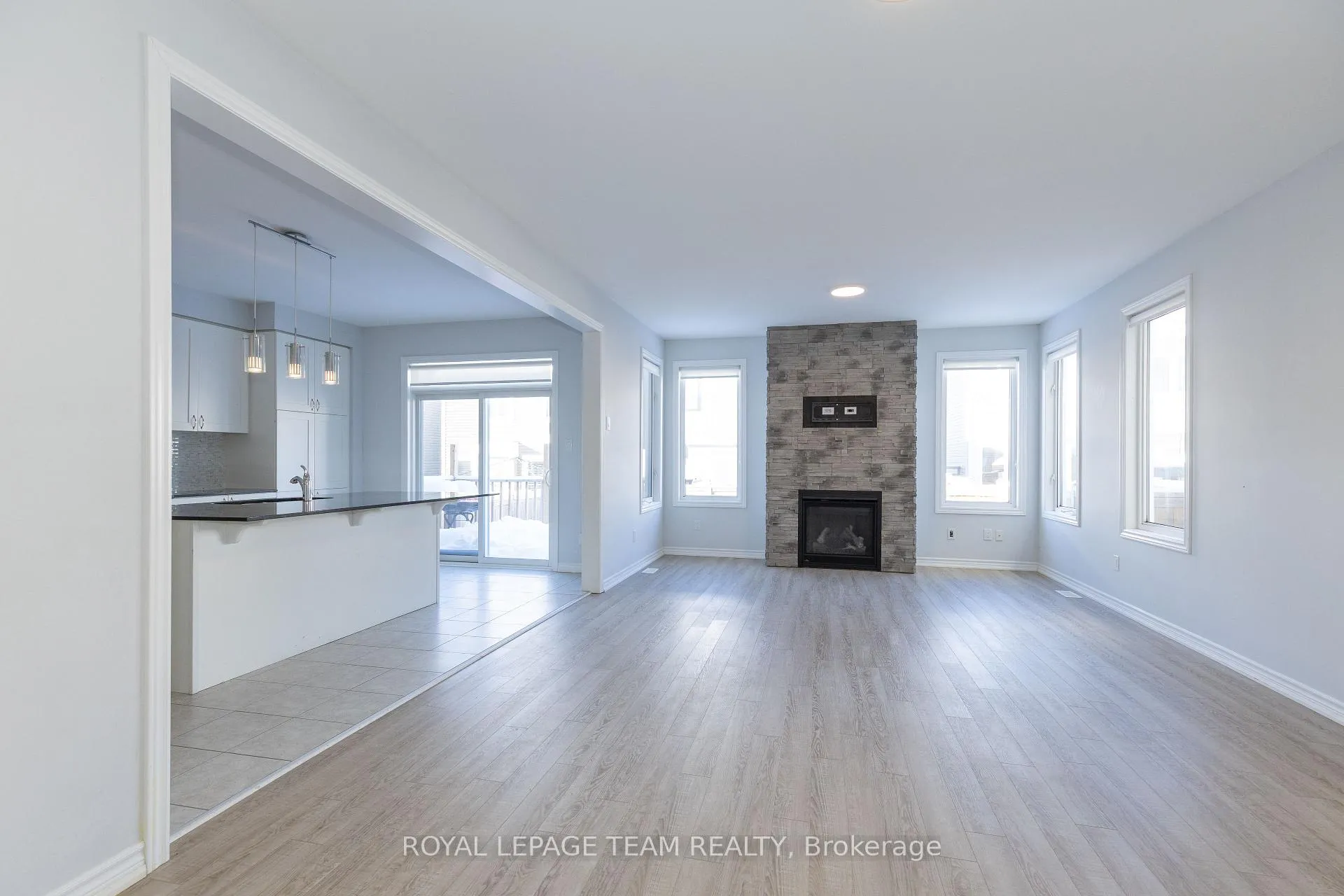 Photo 7 of 937 Shimmerton Circle, Ottawa, Kanata - Emerald Meadows/Trailwest — HOMEH