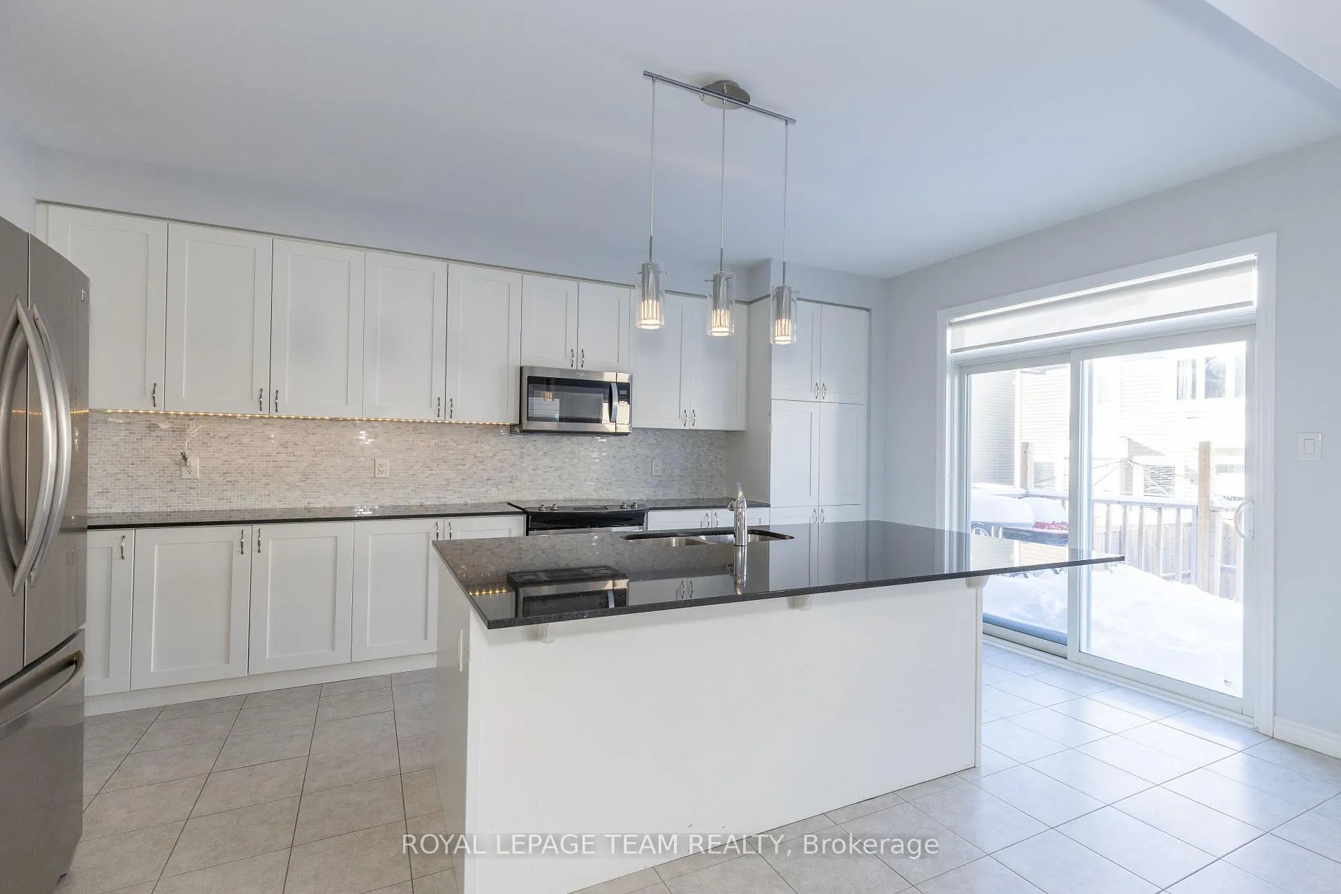 Photo 9 of 937 Shimmerton Circle, Ottawa, Kanata - Emerald Meadows/Trailwest — HOMEH