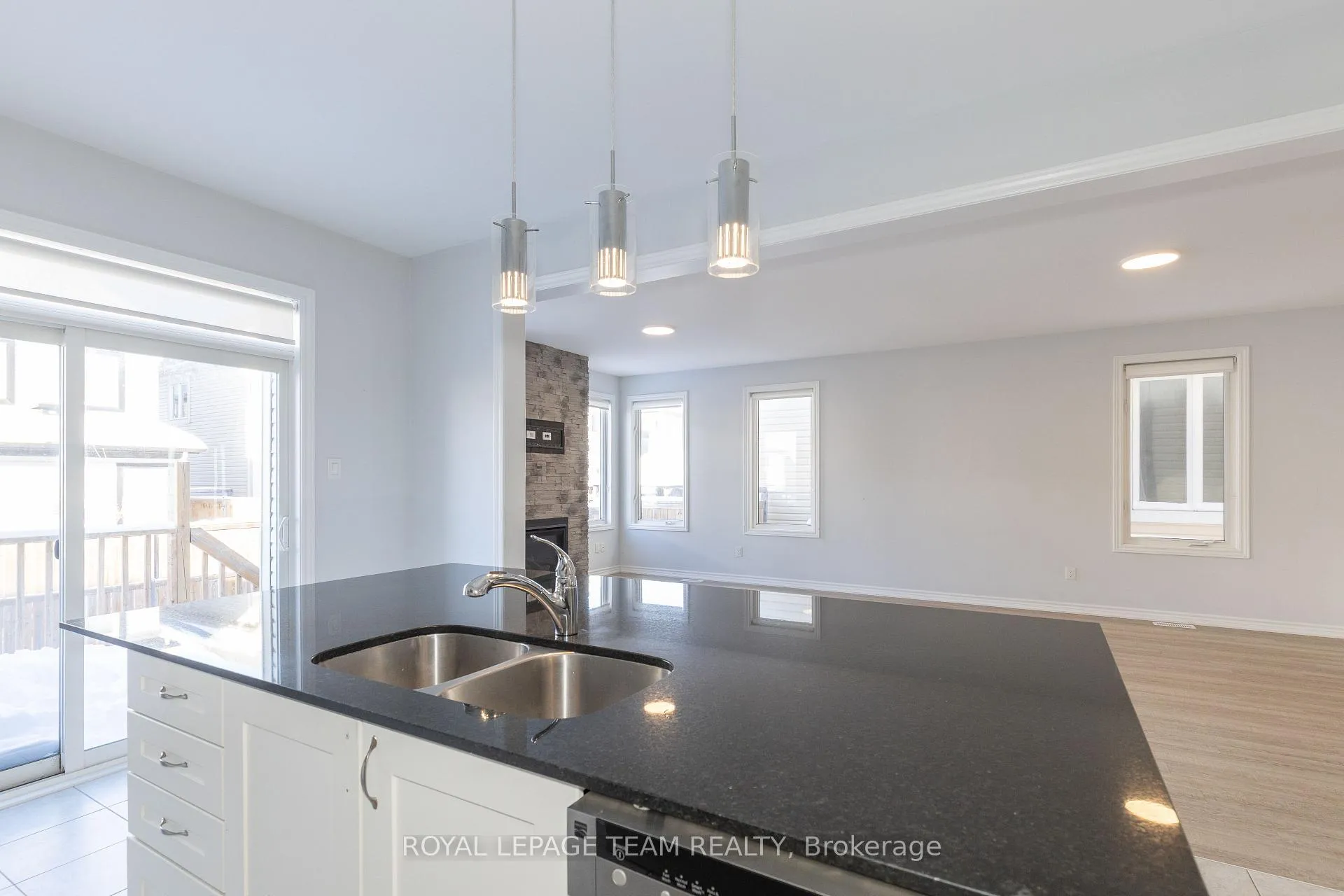 Photo 10 of 937 Shimmerton Circle, Ottawa, Kanata - Emerald Meadows/Trailwest — HOMEH