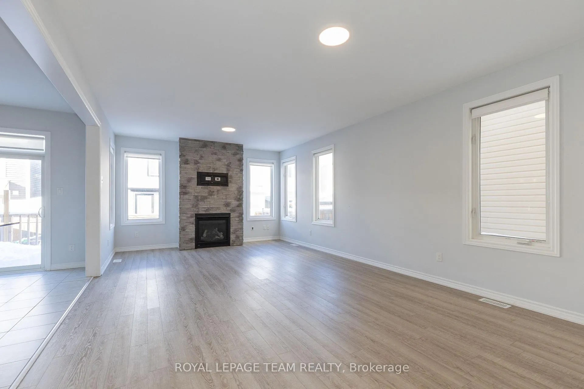 Photo 12 of 937 Shimmerton Circle, Ottawa, Kanata - Emerald Meadows/Trailwest — HOMEH