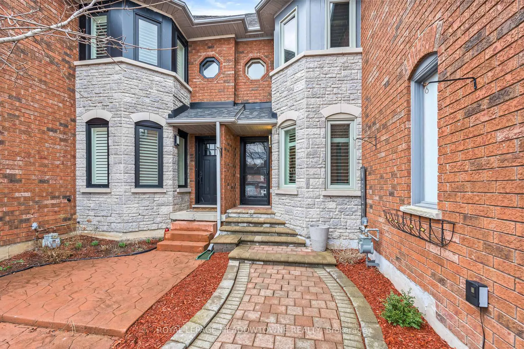 Photo 2 of 4 James Young Drive, Halton Hills, Georgetown — HOMEH