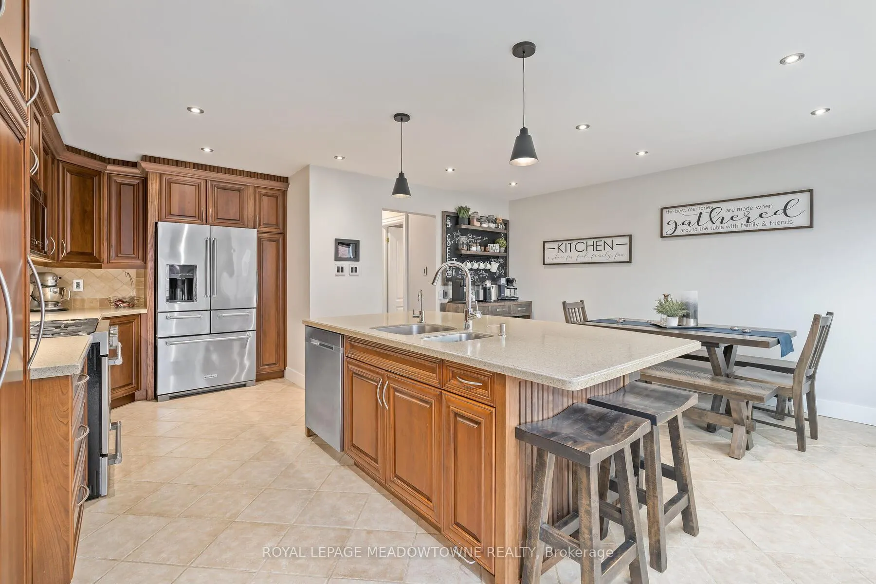 Photo 8 of 4 James Young Drive, Halton Hills, Georgetown — HOMEH