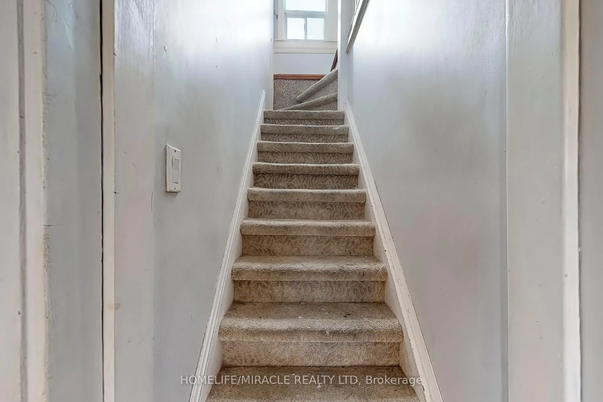 Photo 37 of 99 Adelaide Avenue W, Oshawa, O'Neill — HOMEH