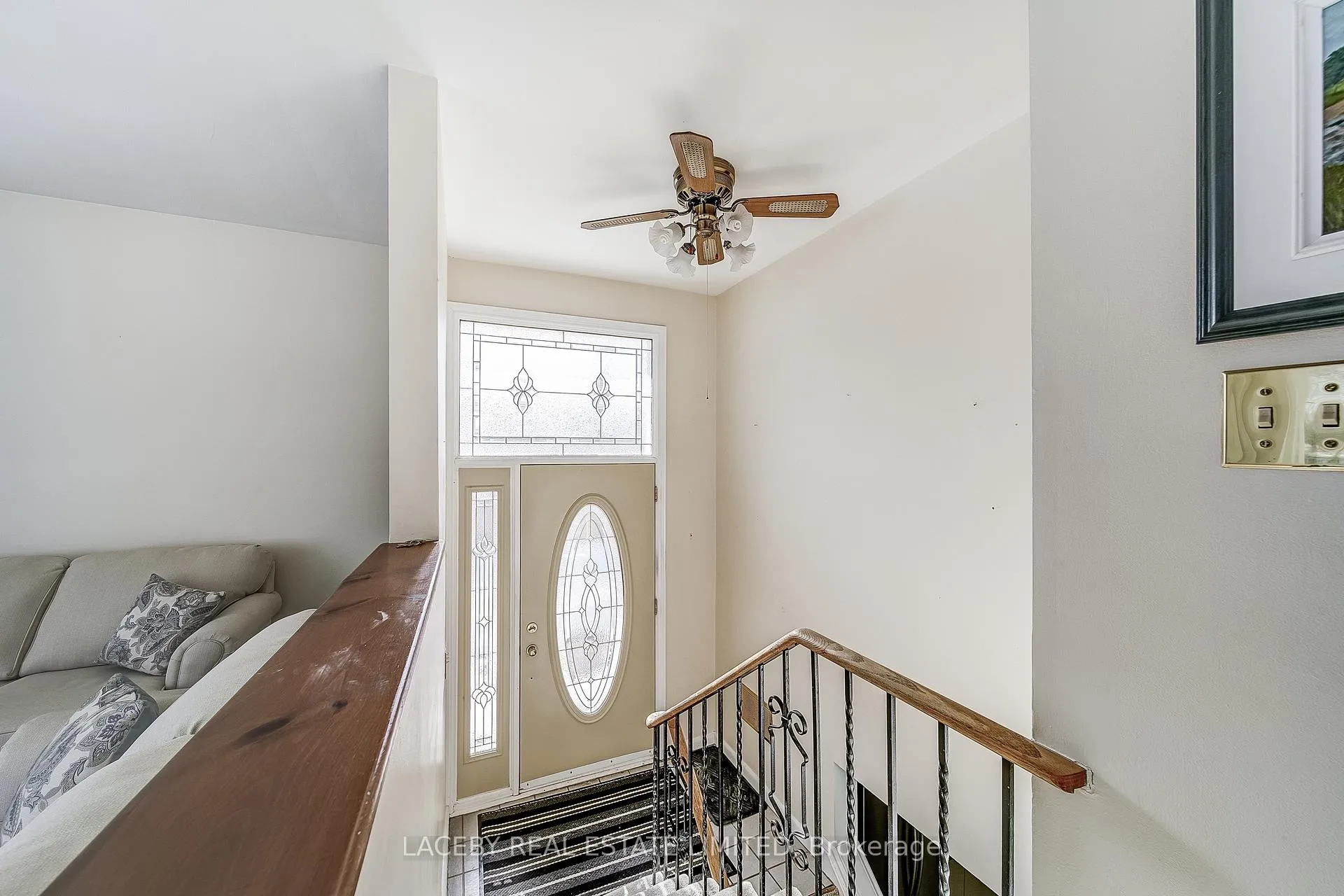Photo 5 of 18 Patrick Drive, Aurora, Aurora Highlands — HOMEH