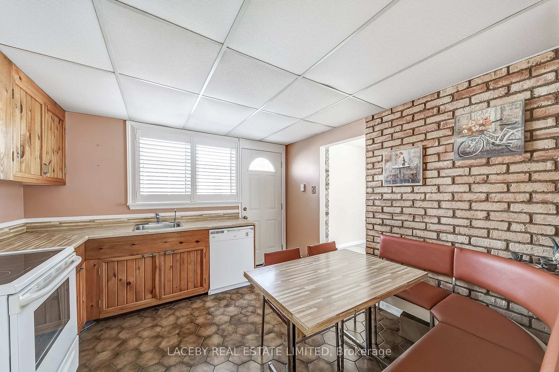 Photo 13 of 18 Patrick Drive, Aurora, Aurora Highlands — HOMEH