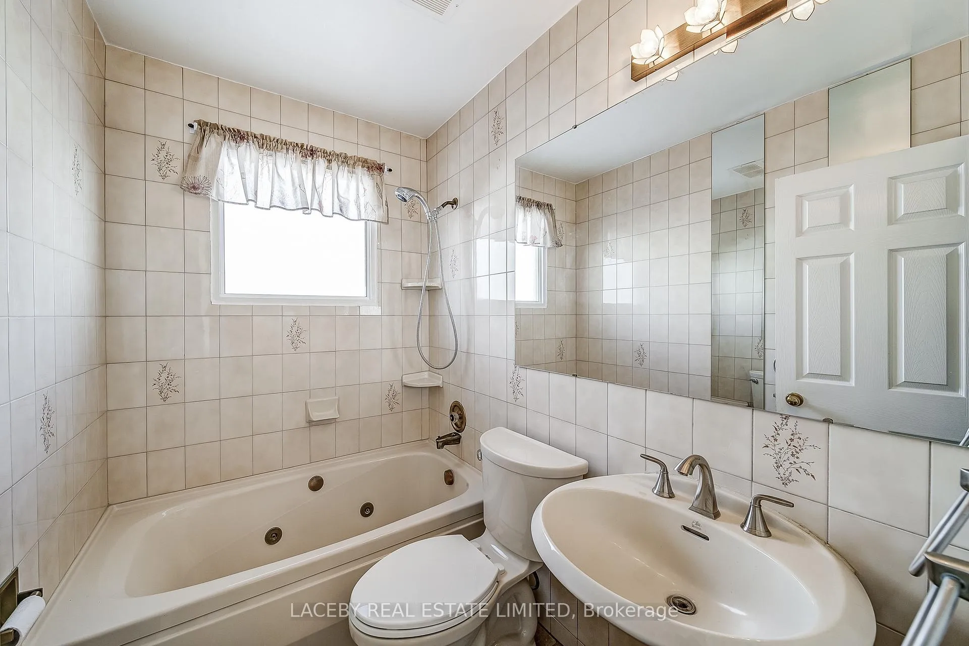 Photo 21 of 18 Patrick Drive, Aurora, Aurora Highlands — HOMEH