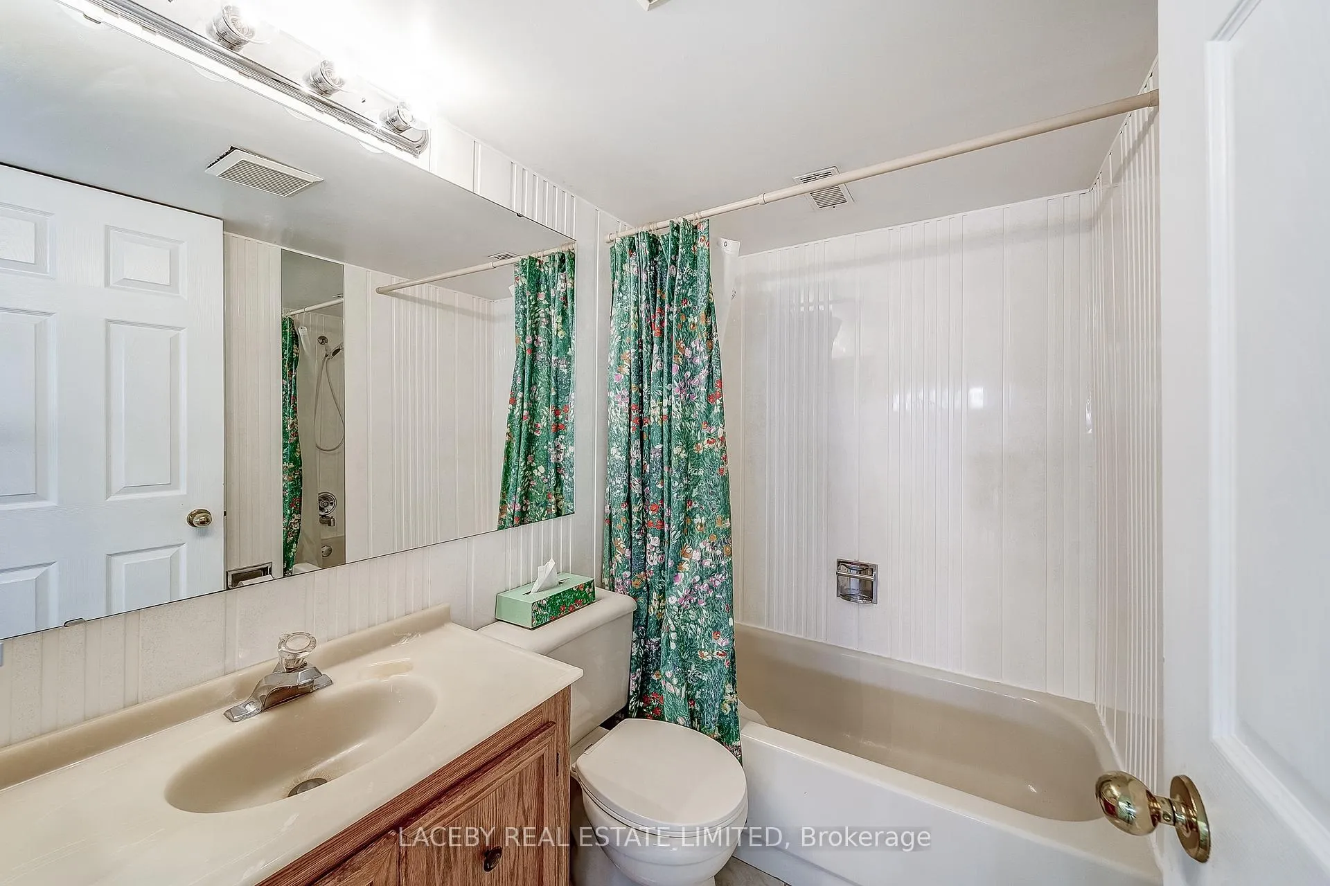 Photo 29 of 18 Patrick Drive, Aurora, Aurora Highlands — HOMEH