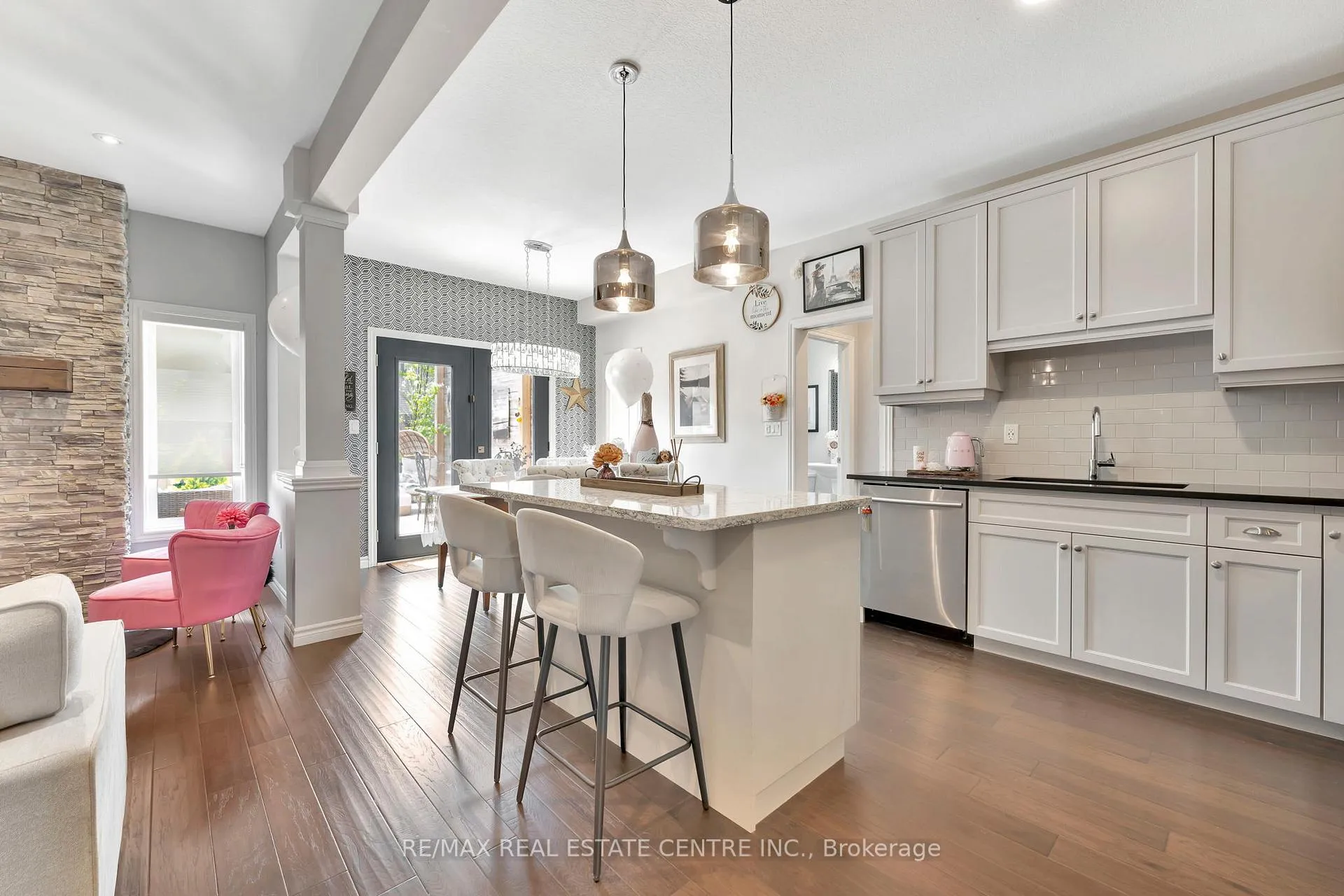 Photo 11 of 25 Vic Chambers Place, Brant, Paris — HOMEH