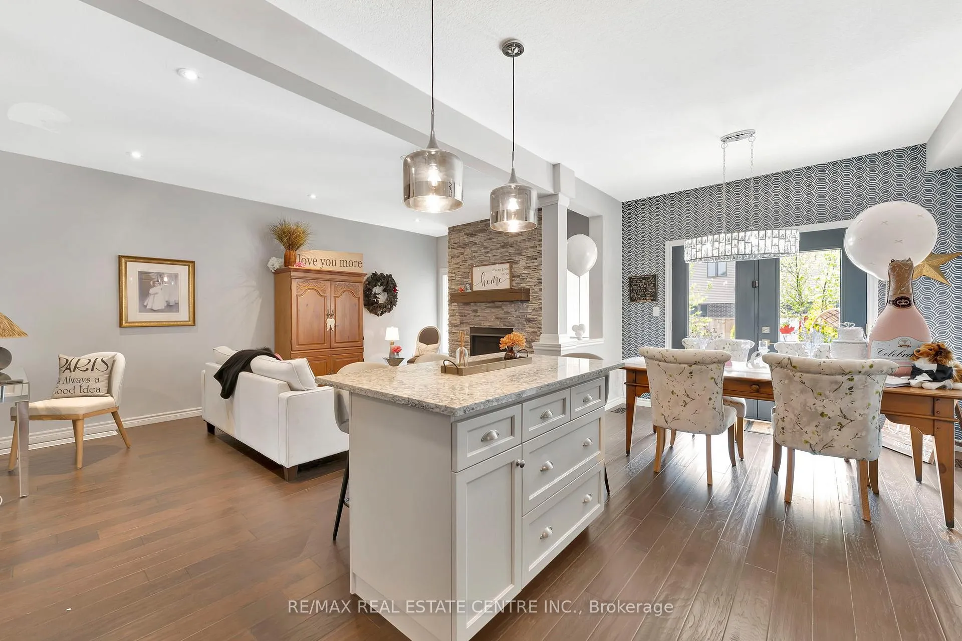 Photo 15 of 25 Vic Chambers Place, Brant, Paris — HOMEH