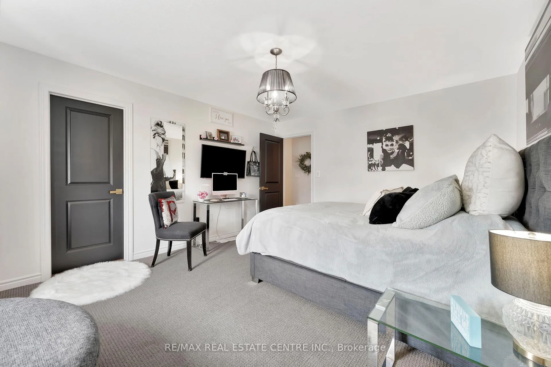 Photo 25 of 25 Vic Chambers Place, Brant, Paris — HOMEH