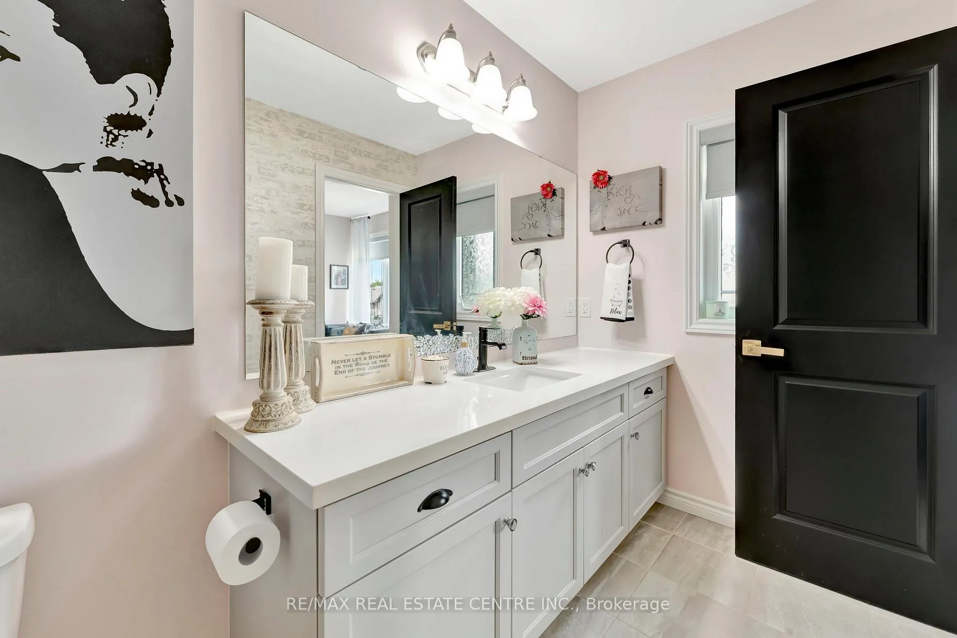 Photo 26 of 25 Vic Chambers Place, Brant, Paris — HOMEH