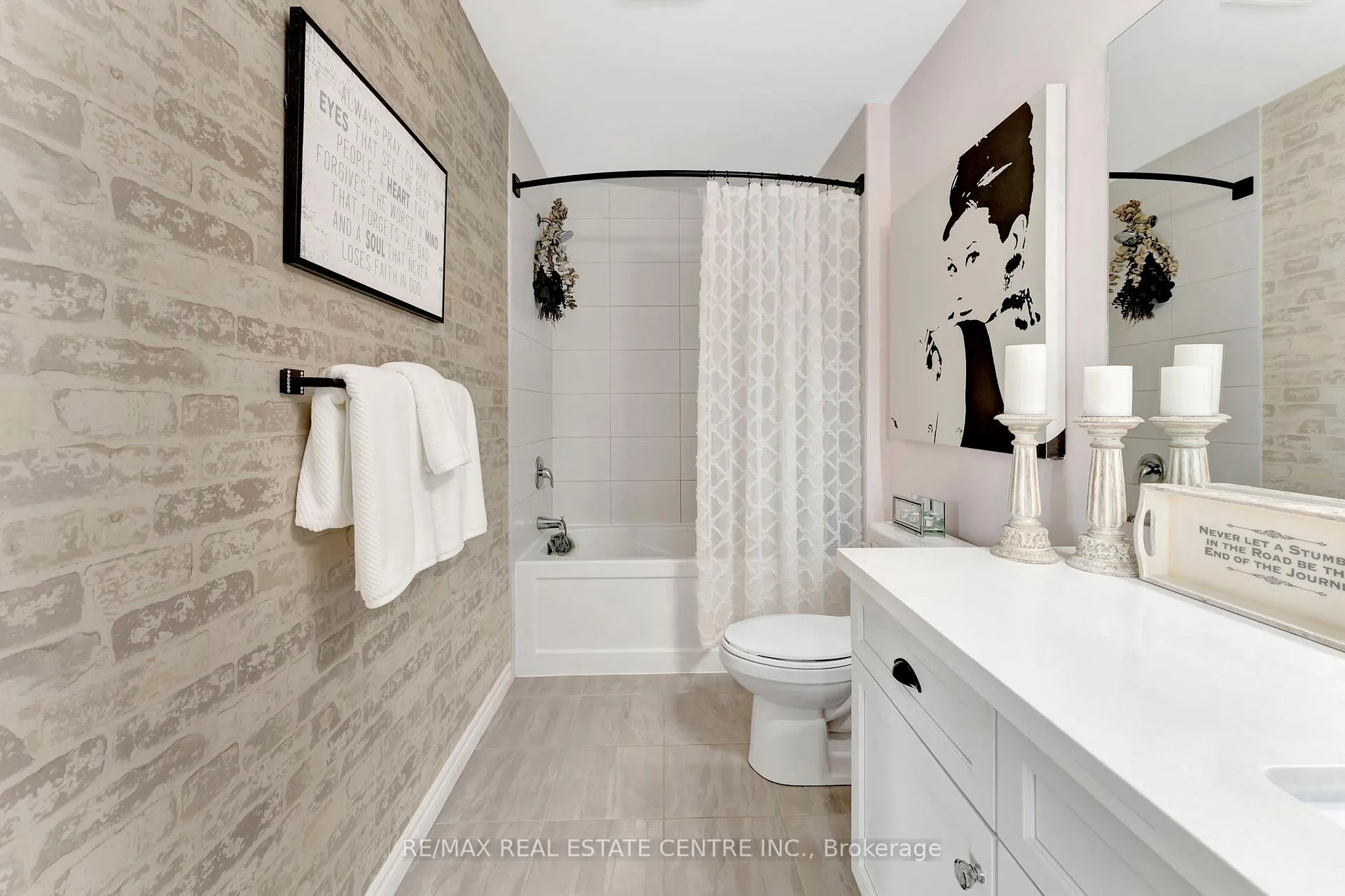 Photo 27 of 25 Vic Chambers Place, Brant, Paris — HOMEH