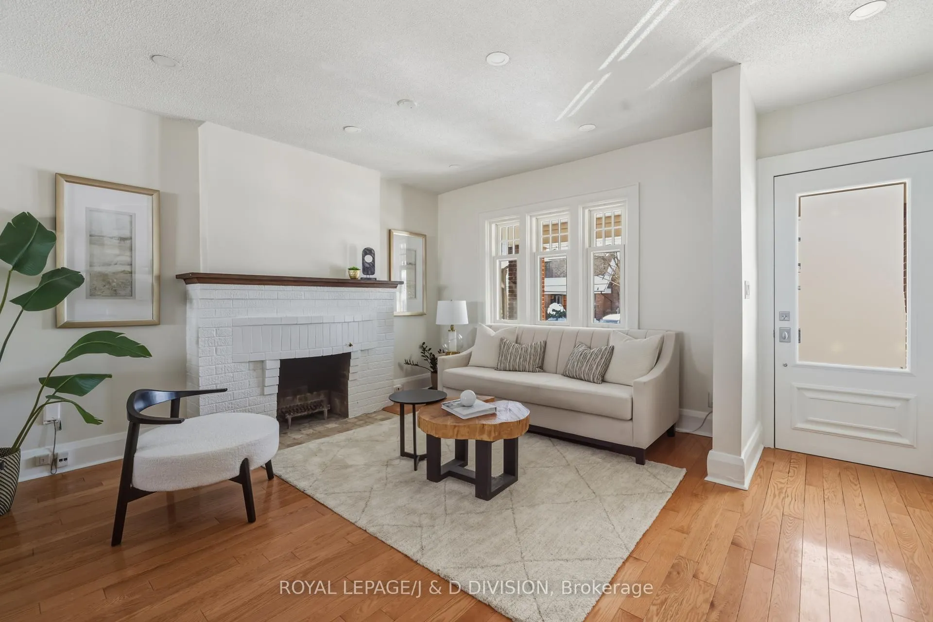 Photo 3 of 65 Edith Drive, Toronto, Yonge-Eglinton — HOMEH