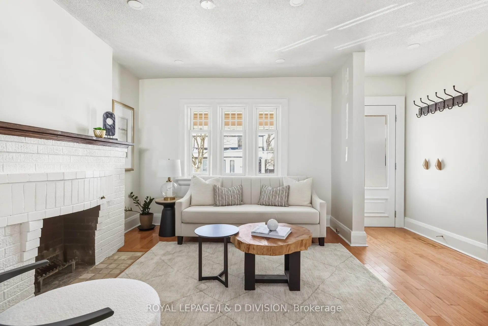 Photo 4 of 65 Edith Drive, Toronto, Yonge-Eglinton — HOMEH