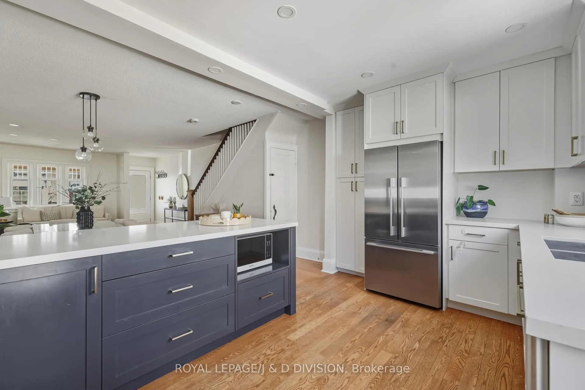 Photo 12 of 65 Edith Drive, Toronto, Yonge-Eglinton — HOMEH