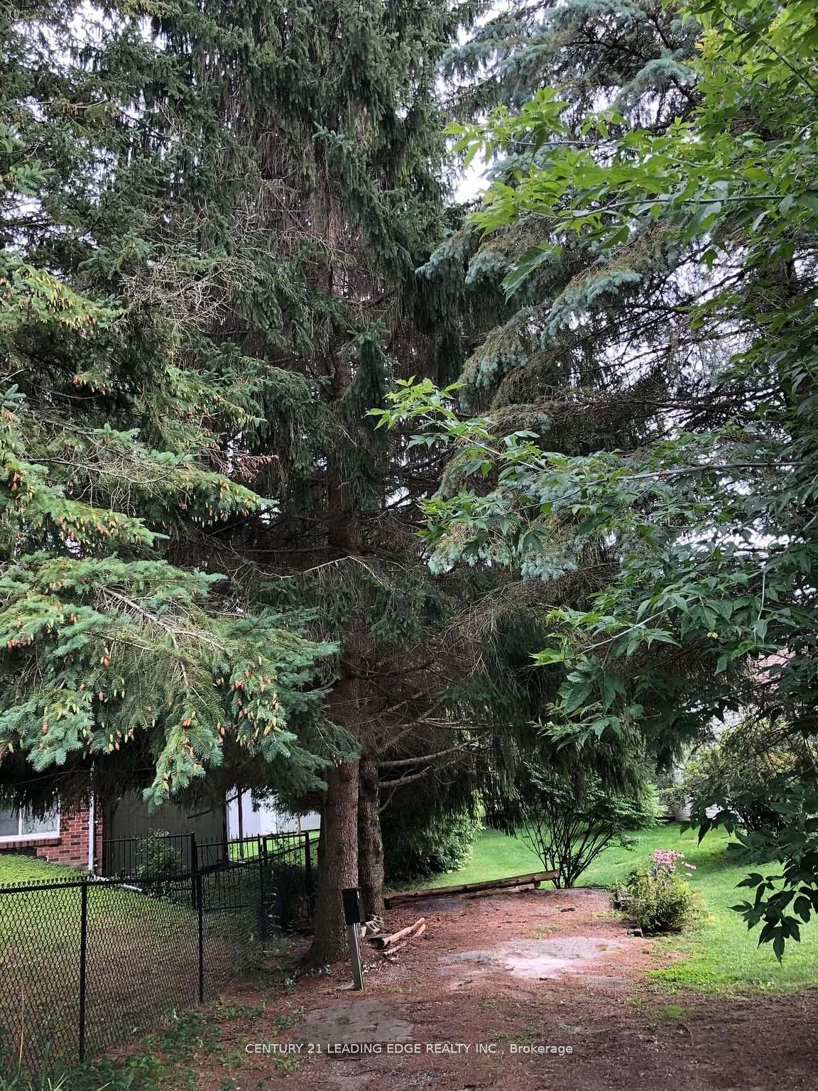 Photo 2 of 39 Cemetery Road, Uxbridge — HOMEH