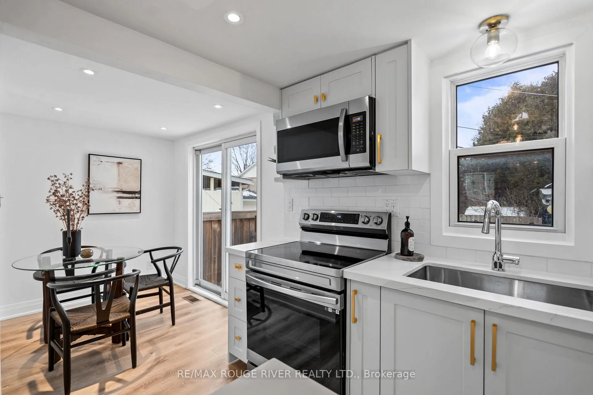 Photo 10 of 231 Roxborough Avenue, Oshawa, O'Neill — HOMEH